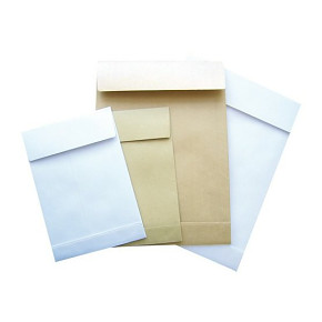 Samolepicí bílá taška s krycí páskou C4 (229 x 324 mm), 250 ks/balení